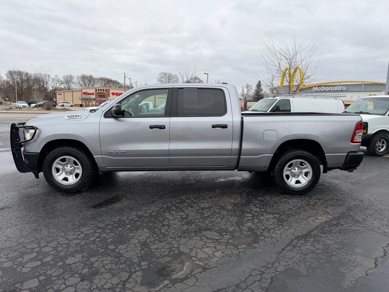RAM 1500 4WD Crew Cab 140.5" Tradesman 2022