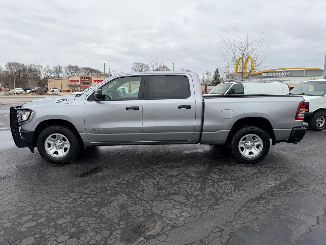 RAM 1500 4WD Crew Cab 140.5" Tradesman 2022