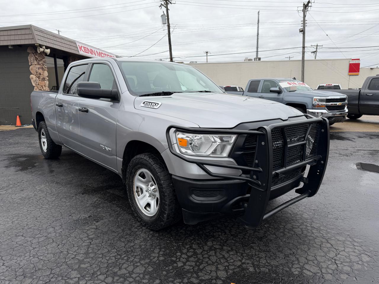 RAM 1500 4WD Crew Cab 140.5" Tradesman 2022