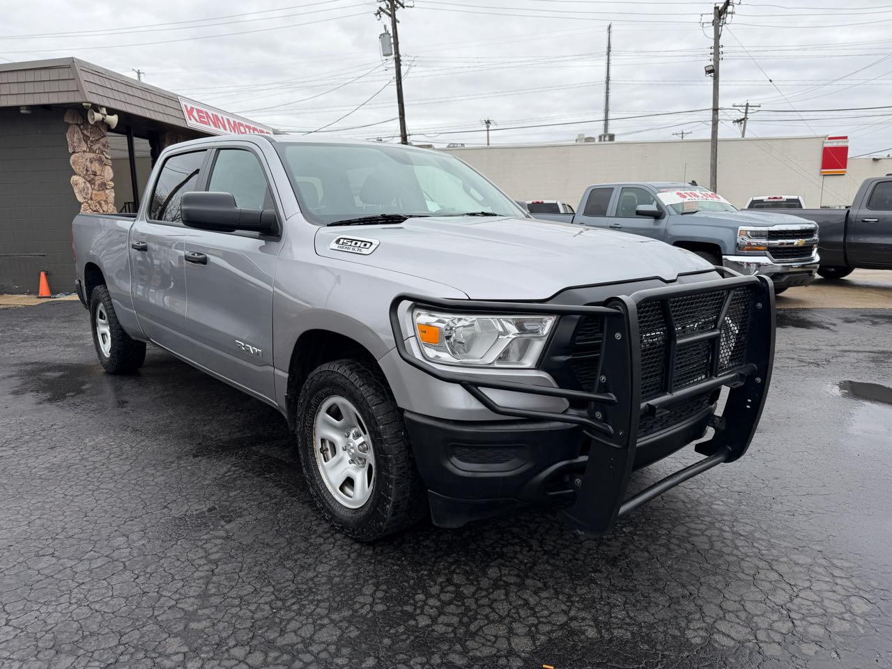 RAM 1500 4WD Crew Cab 140.5" Tradesman 2022