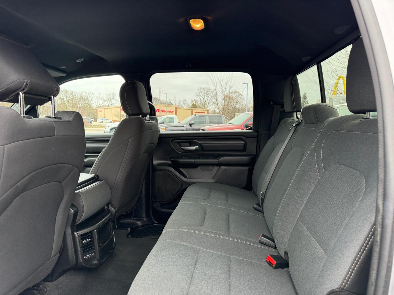 RAM 1500 4WD Crew Cab 140.5" Tradesman 2022