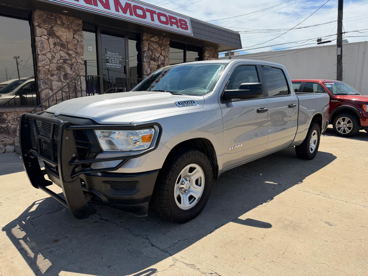 RAM 1500 4WD Crew Cab 140.5" Tradesman 2022