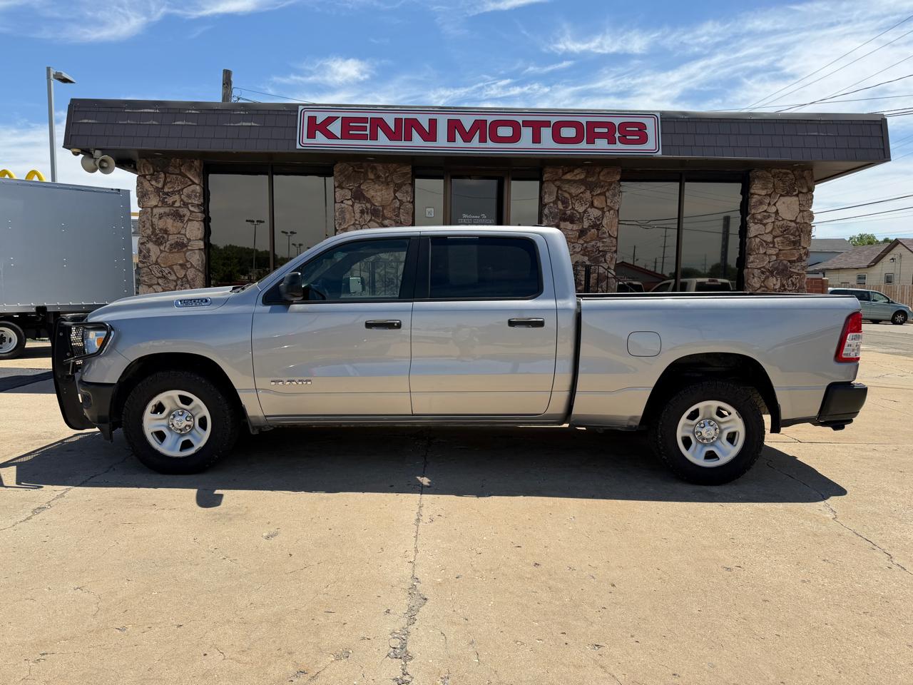 RAM 1500 4WD Crew Cab 140.5" Tradesman 2022