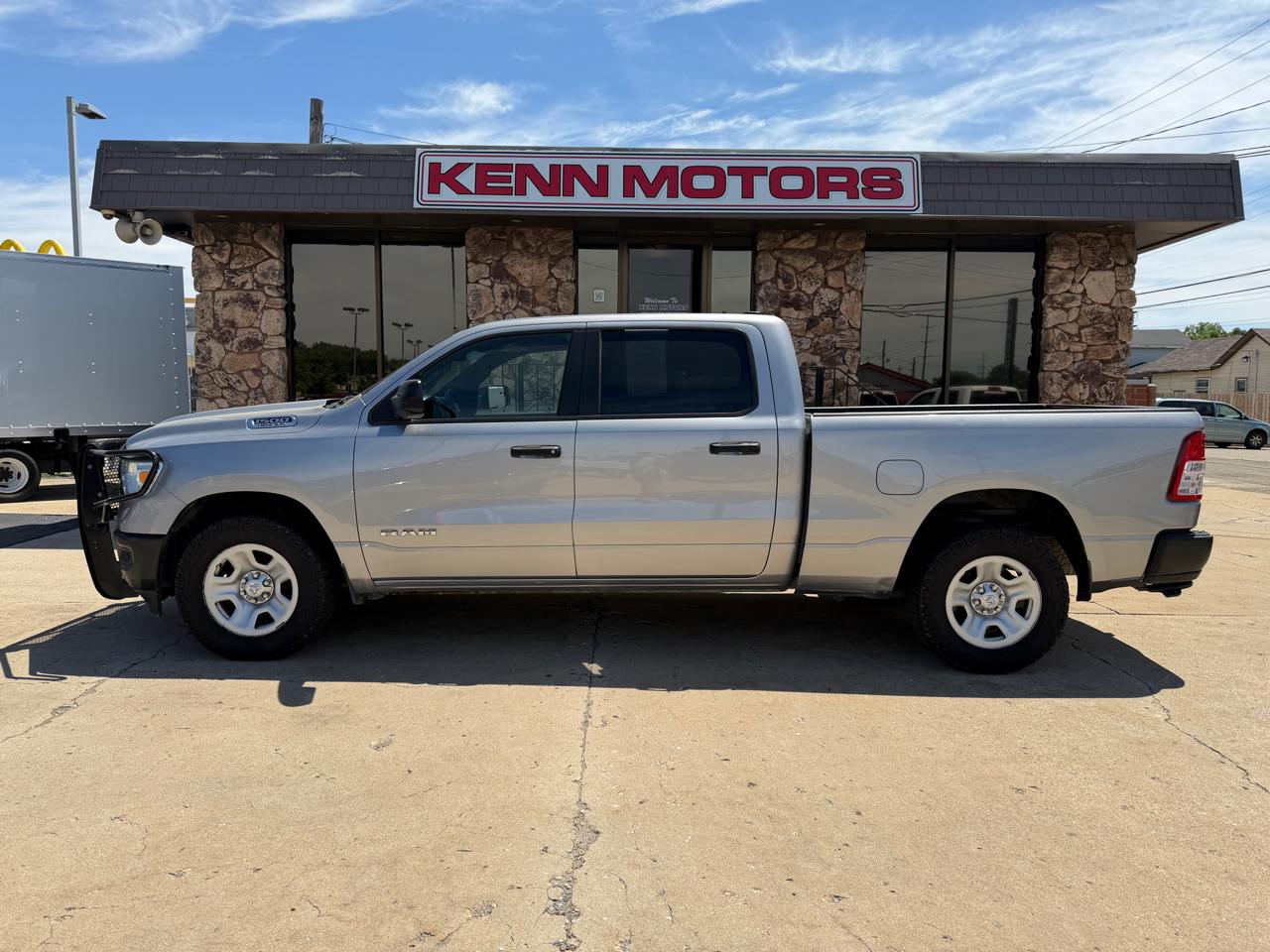RAM 1500 4WD Crew Cab 140.5" Tradesman 2022