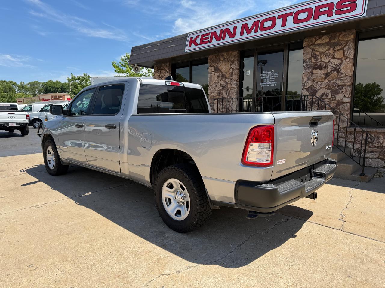 RAM 1500 4WD Crew Cab 140.5" Tradesman 2022