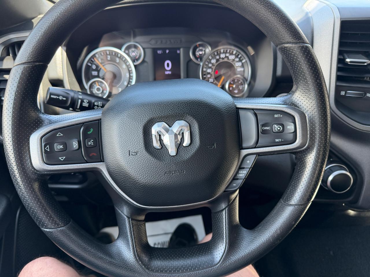RAM 1500 4WD Crew Cab 140.5" Tradesman 2022