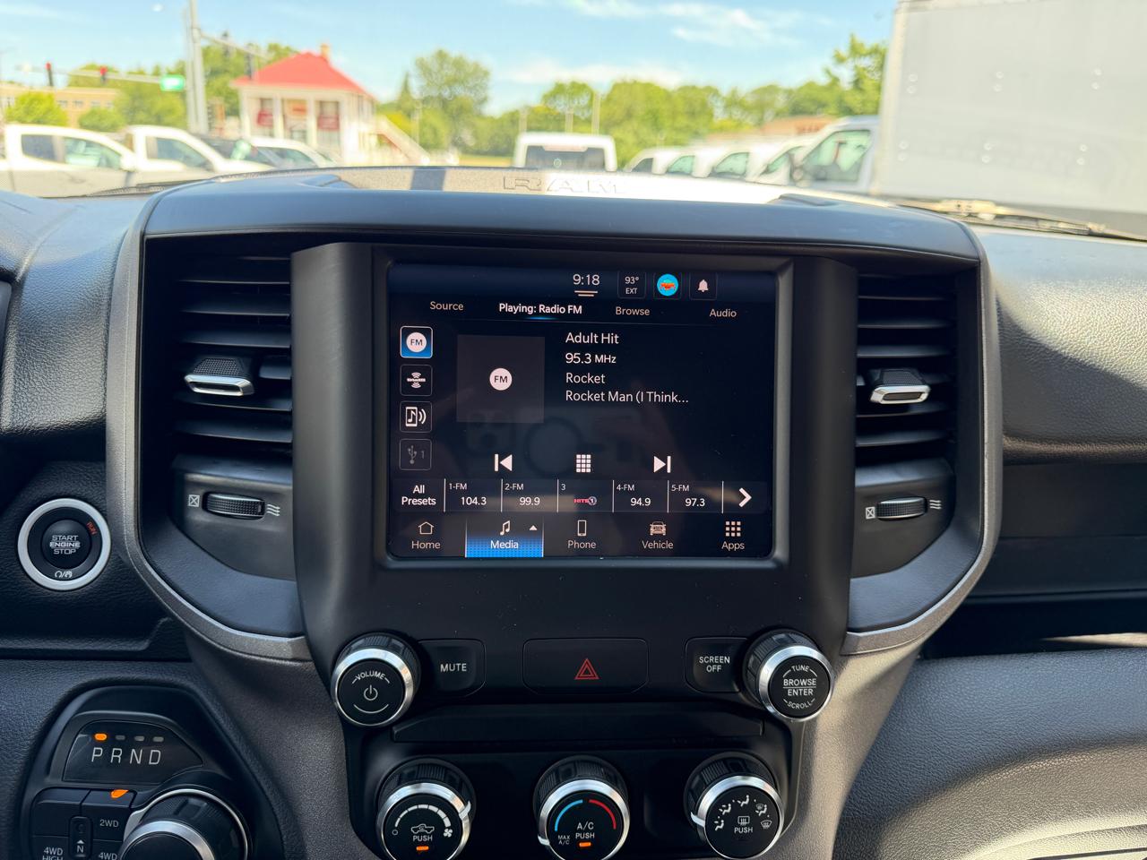 RAM 1500 4WD Crew Cab 140.5" Tradesman 2022
