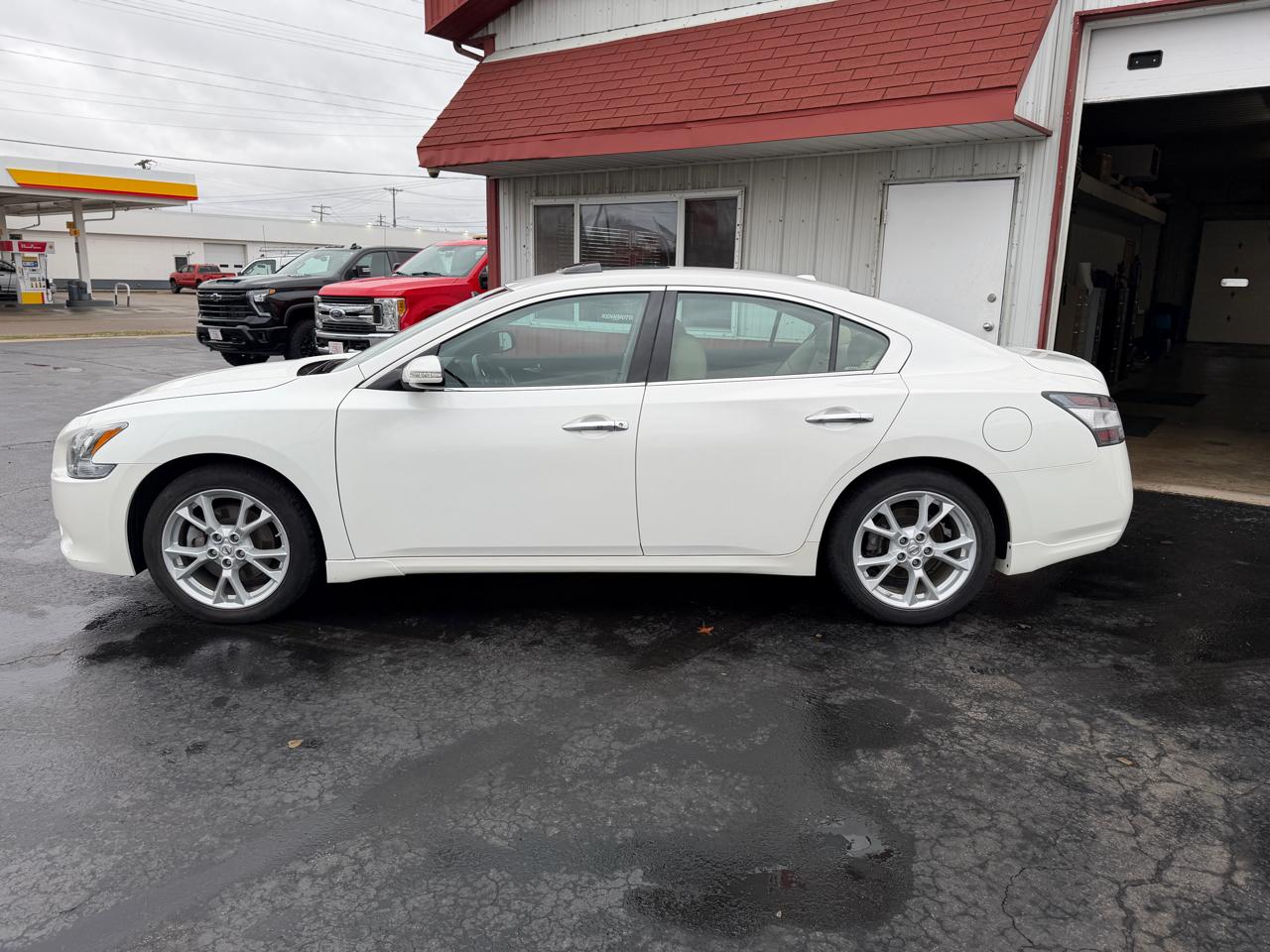 Nissan Maxima 4dr Sdn V6 CVT 3.5 SV 2012