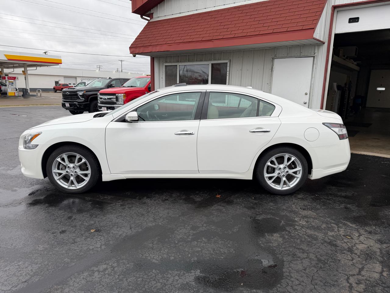 Nissan Maxima 4dr Sdn V6 CVT 3.5 SV 2012
