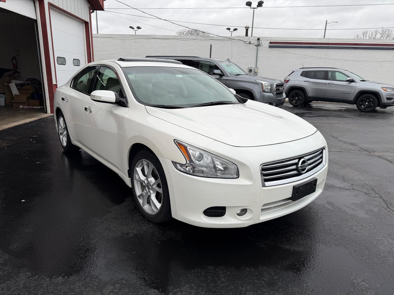 Nissan Maxima 4dr Sdn V6 CVT 3.5 SV 2012