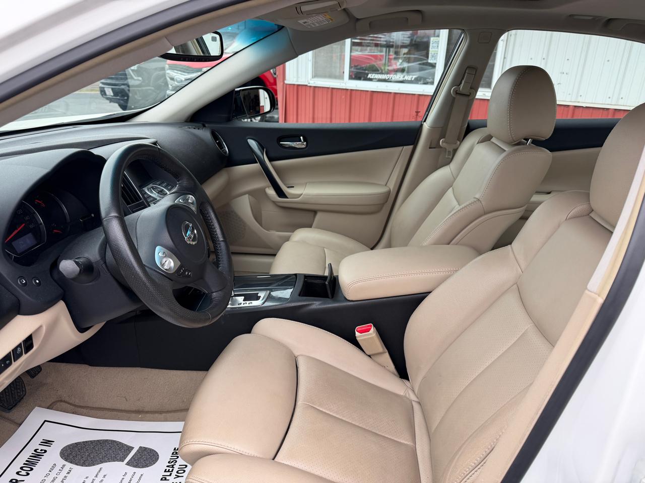 Nissan Maxima 4dr Sdn V6 CVT 3.5 SV 2012