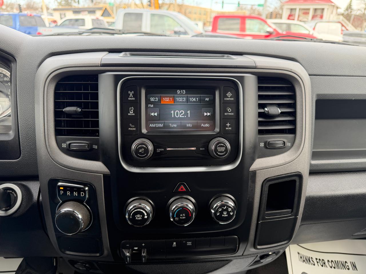 RAM 1500 Express 4x2 Crew Cab 5'7" Box 2017