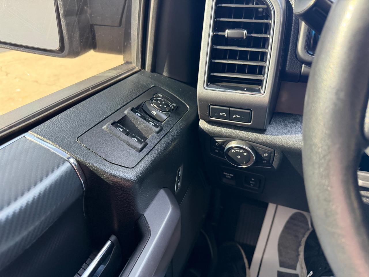 Ford F-150 4WD SuperCab 163" XLT 2019