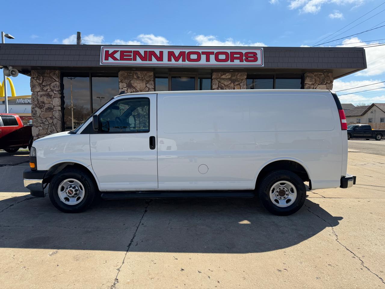 GMC Savana Cargo Van RWD 2500 135" 2019