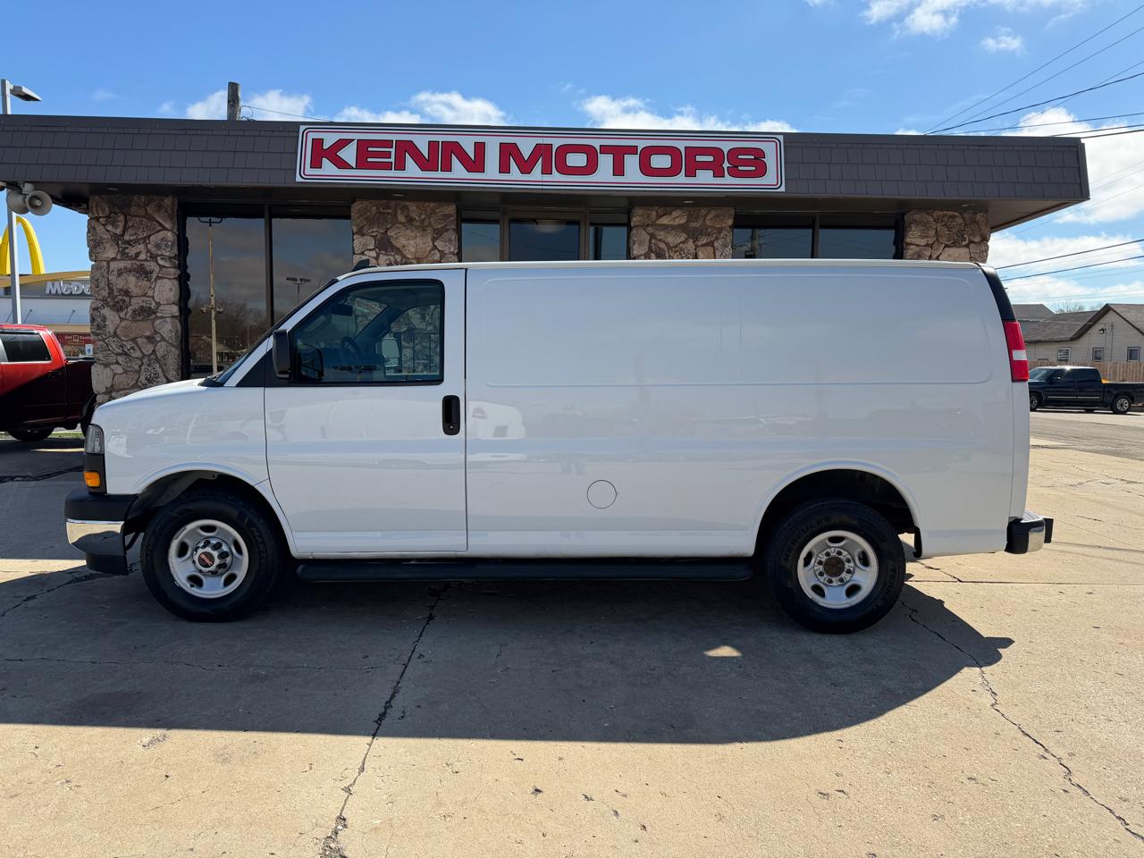 GMC Savana Cargo Van RWD 2500 135" 2019
