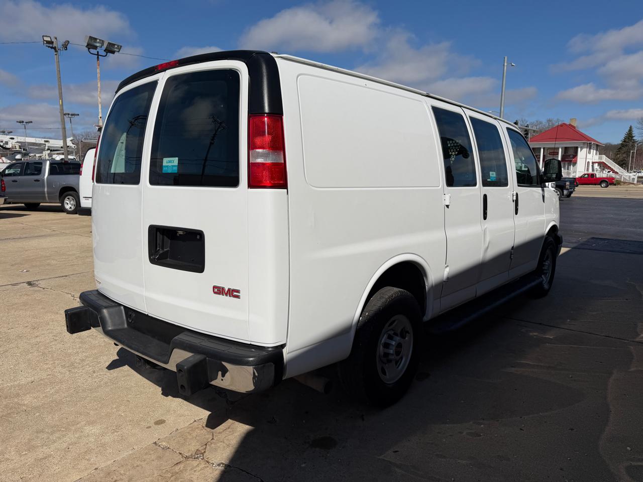 GMC Savana Cargo Van RWD 2500 135" 2019