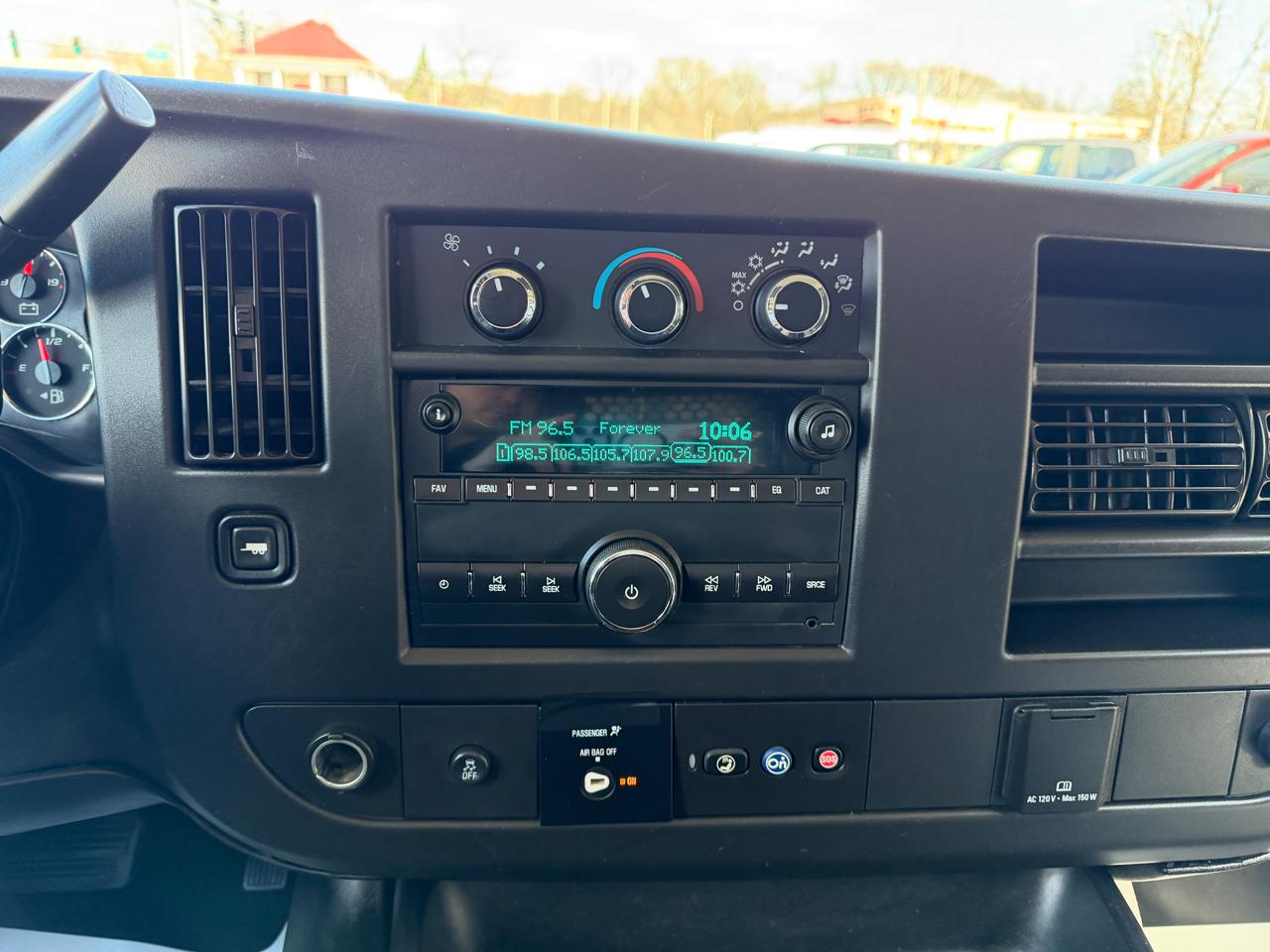 GMC Savana Cargo Van RWD 2500 135" 2019