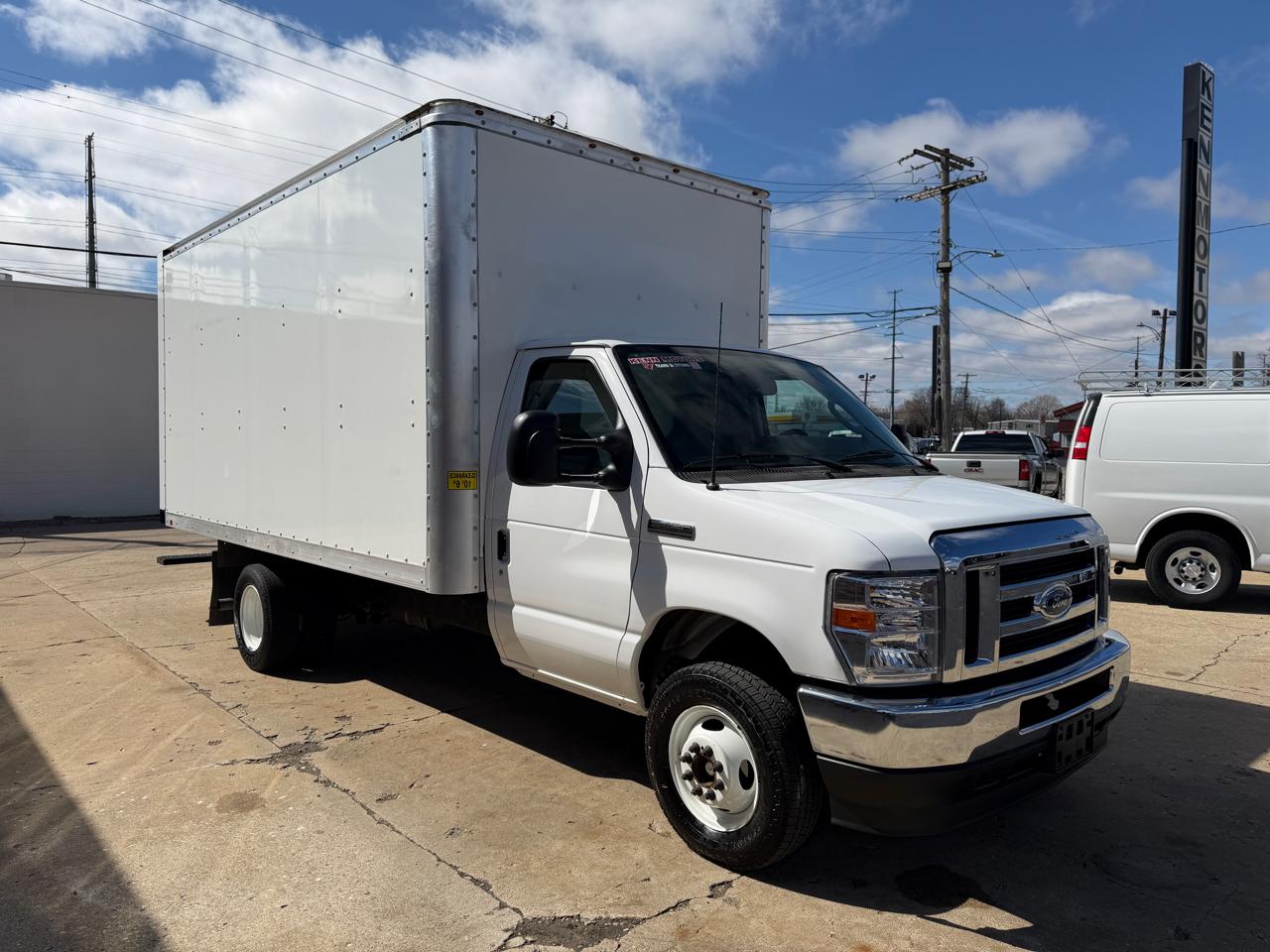 Ford E-Series Cutaway E-450 DRW 158" WB 2023