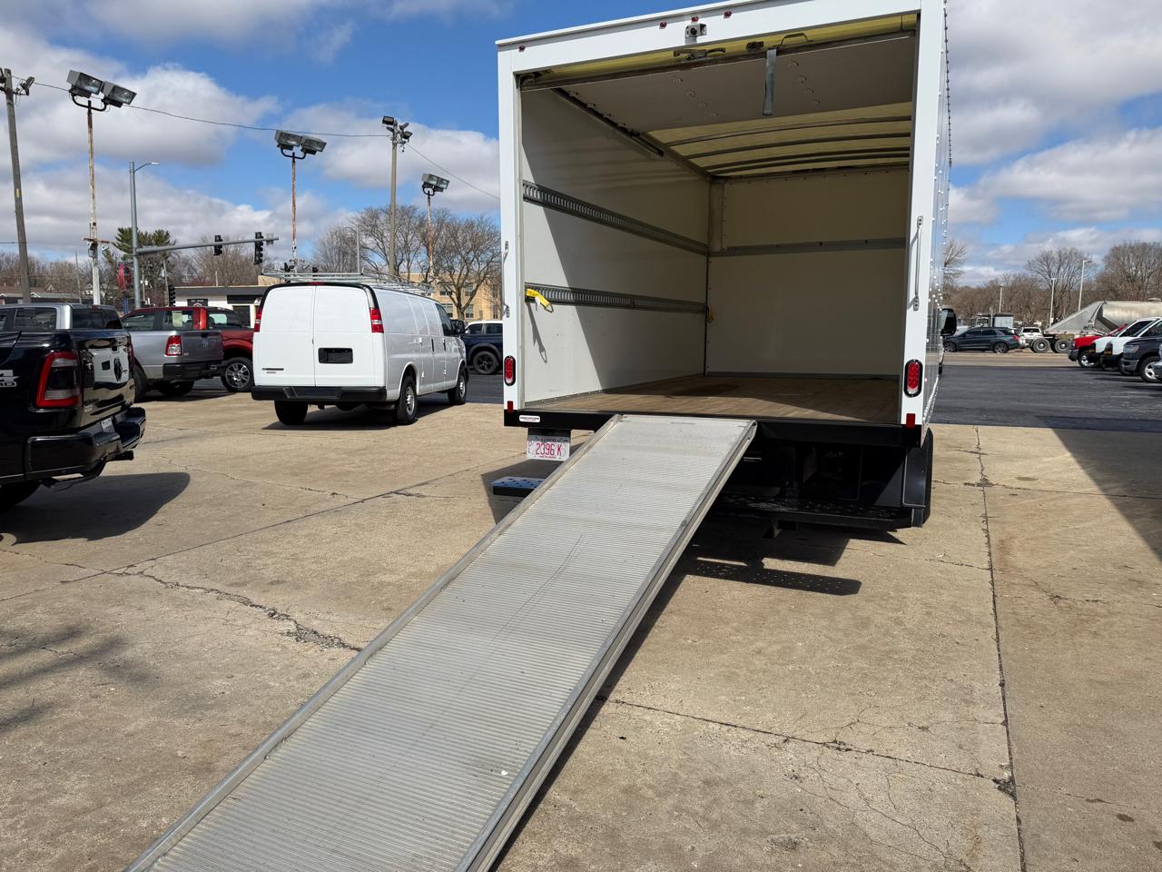 Ford E-Series Cutaway E-450 DRW 158" WB 2023