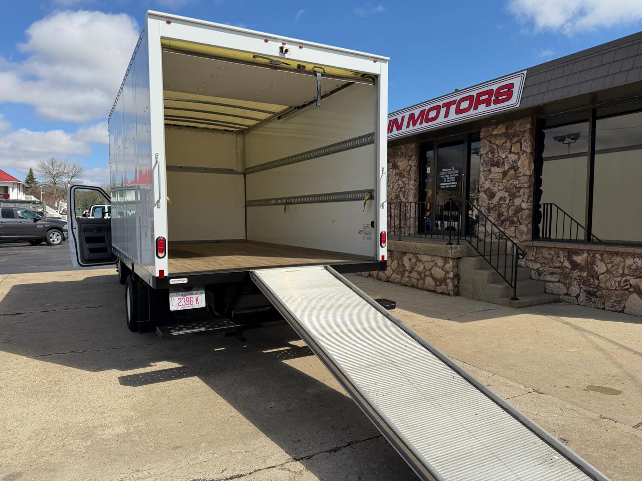 Ford E-Series Cutaway E-450 DRW 158" WB 2023