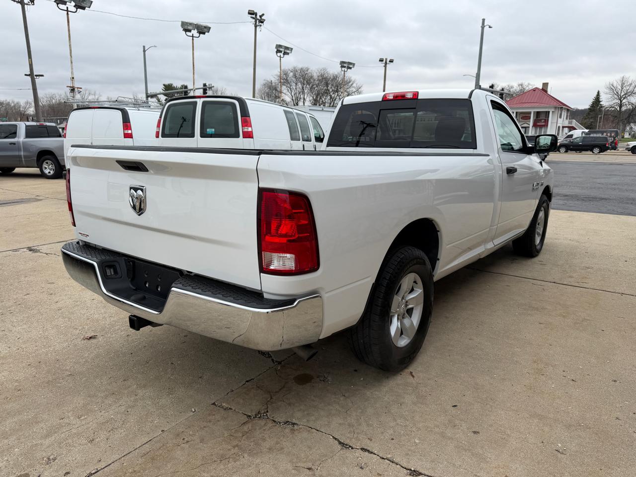 RAM 1500 2WD Reg Cab 140.5" Tradesman 2018