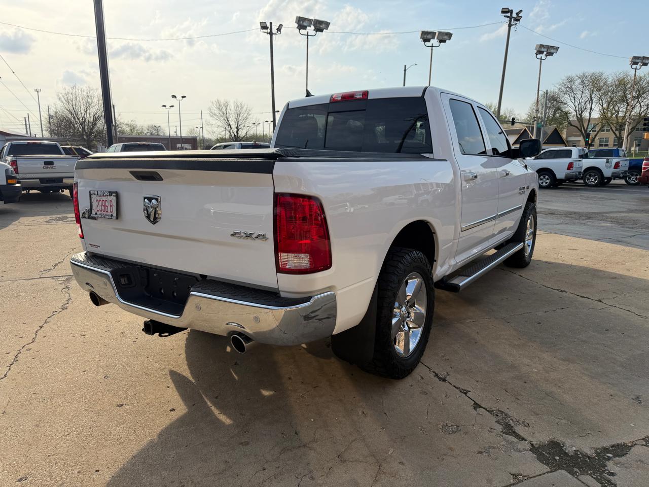 RAM 1500 4WD Crew Cab 140.5" Big Horn 2015