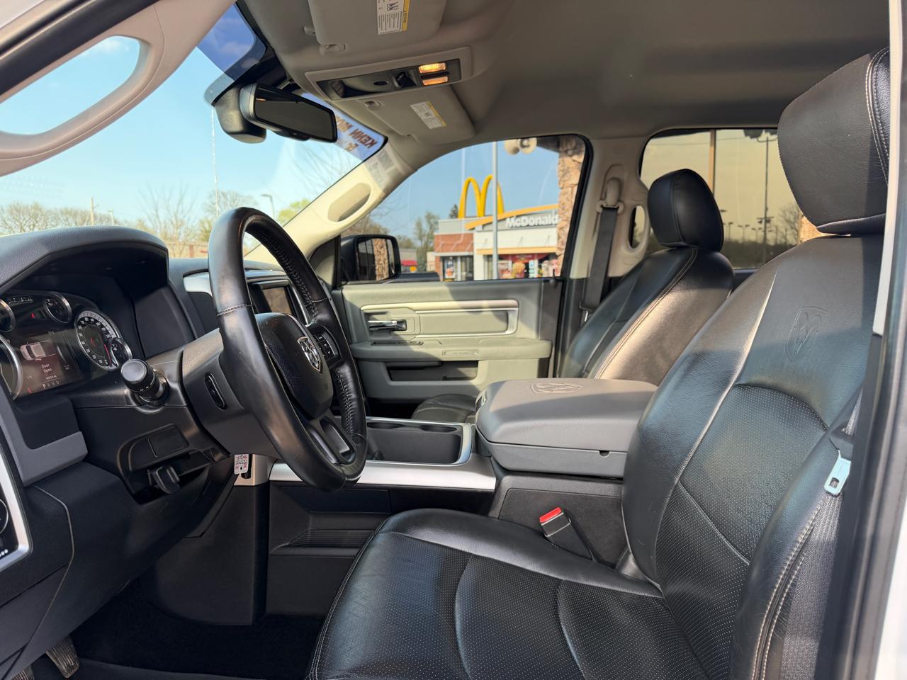 RAM 1500 4WD Crew Cab 140.5" Big Horn 2015