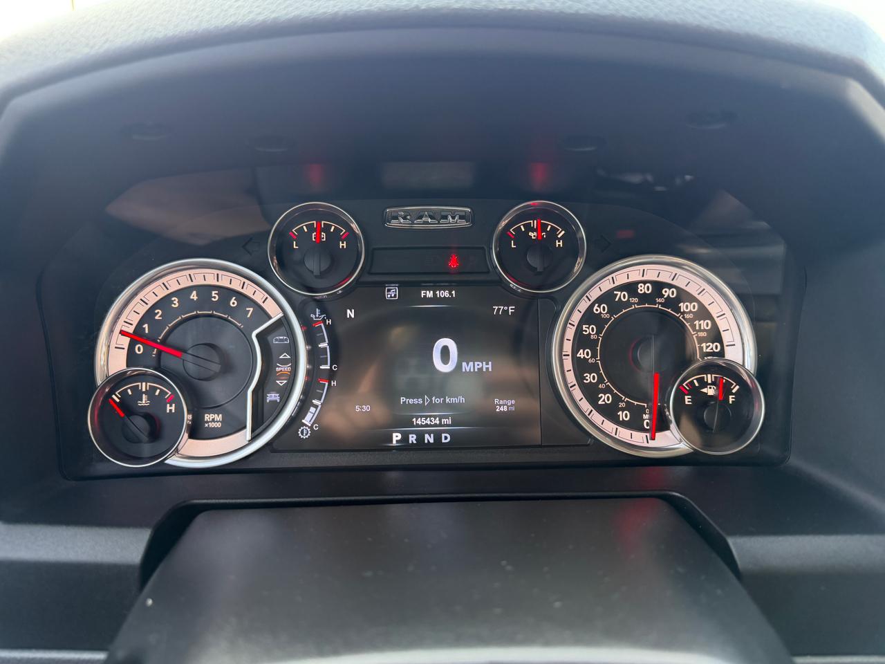 RAM 1500 4WD Crew Cab 140.5" Big Horn 2015