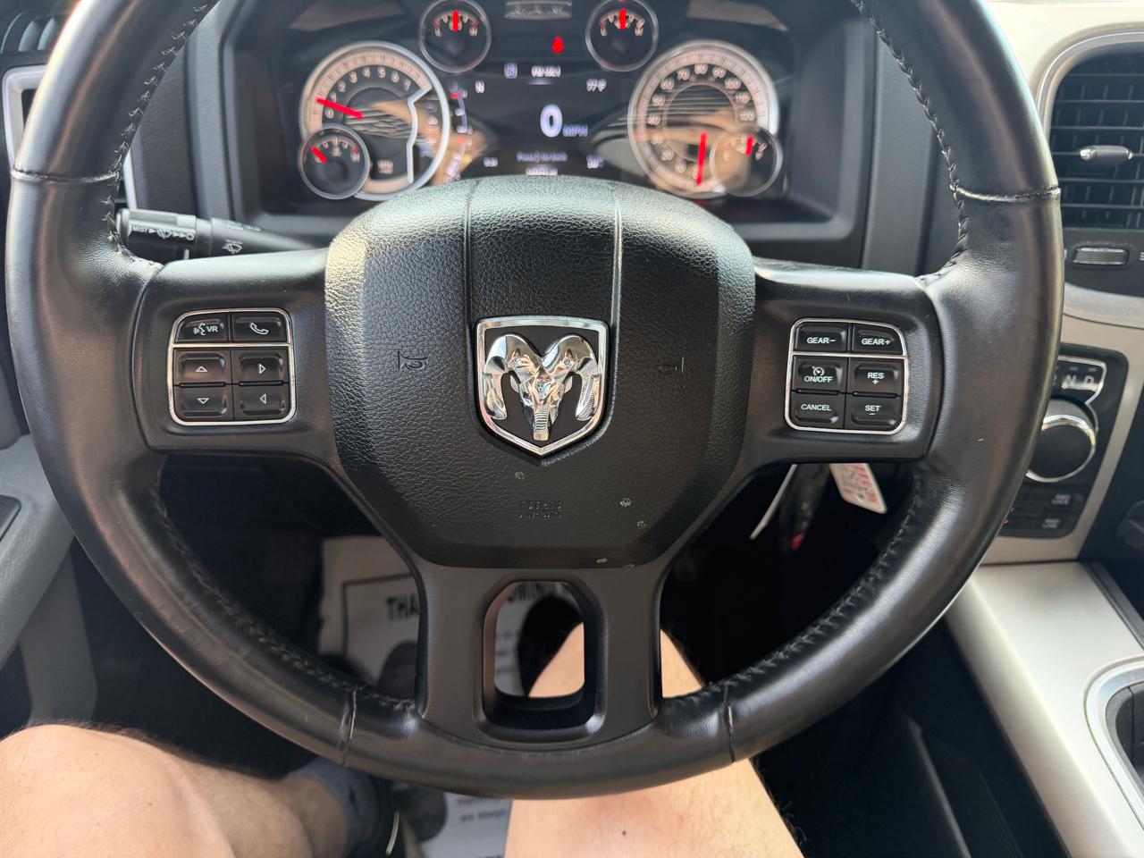 RAM 1500 4WD Crew Cab 140.5" Big Horn 2015