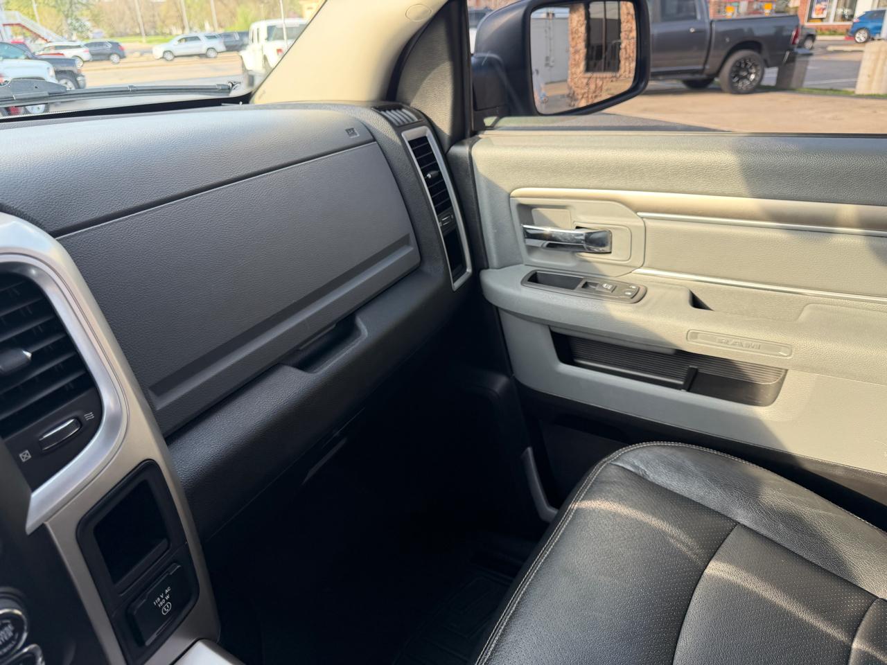 RAM 1500 4WD Crew Cab 140.5" Big Horn 2015