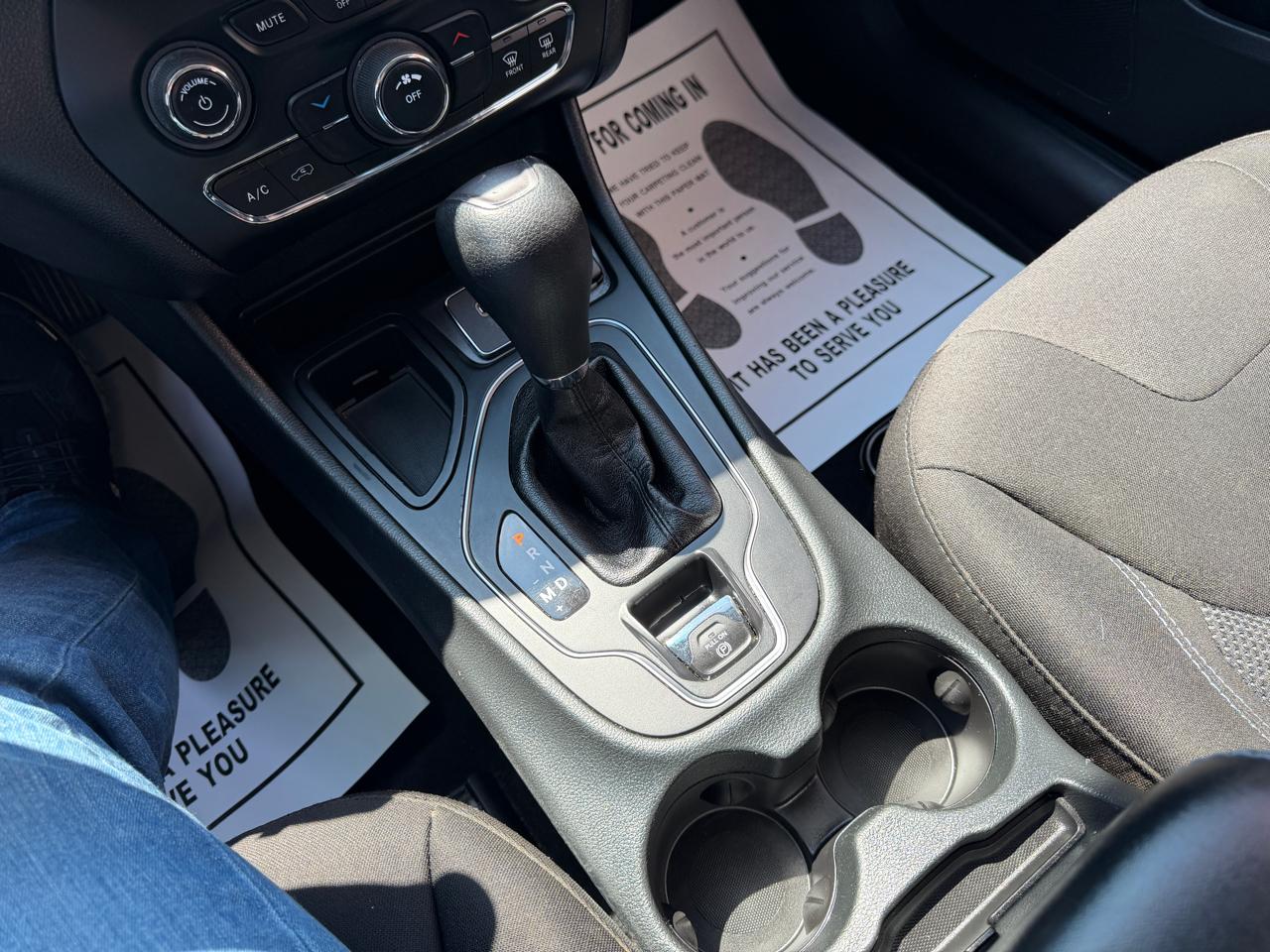 Jeep Cherokee Latitude FWD 2019