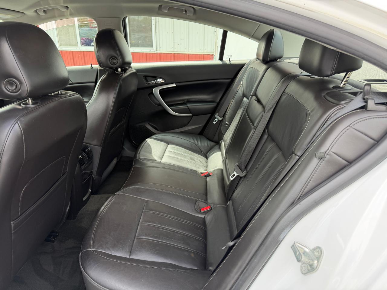 Buick Regal 4dr Sdn Sport Touring FWD 2017
