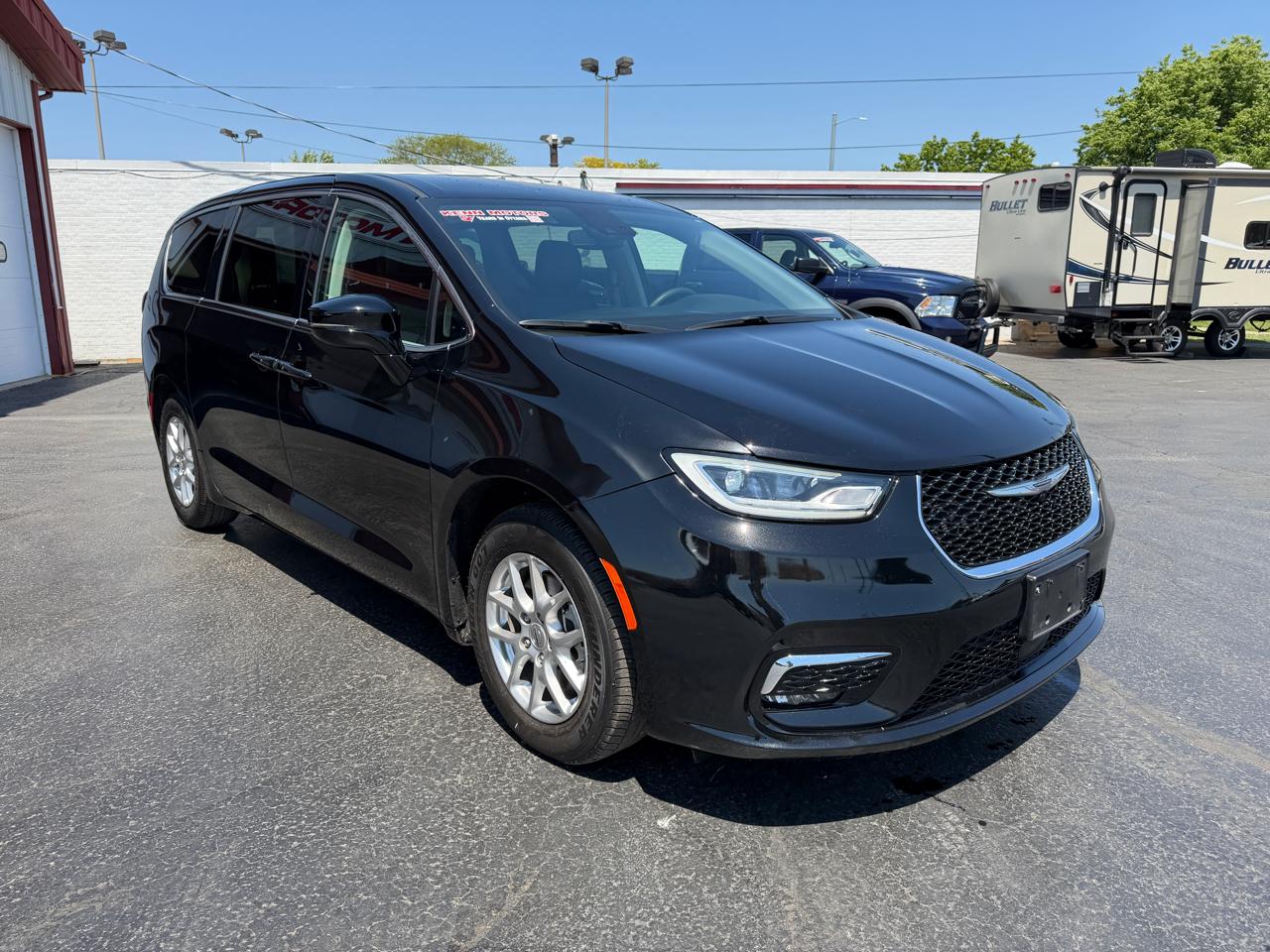Chrysler Pacifica Touring L FWD 2024