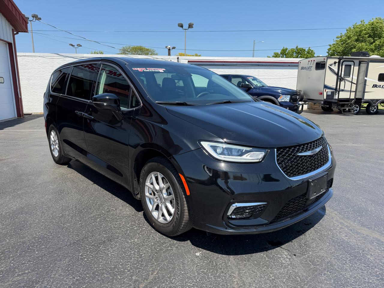 Chrysler Pacifica Touring L FWD 2024