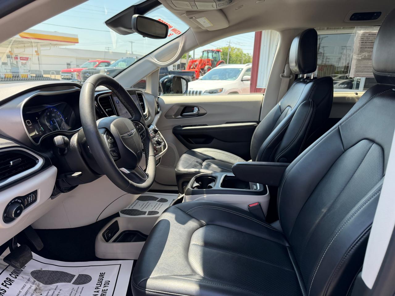 Chrysler Pacifica Touring L FWD 2024