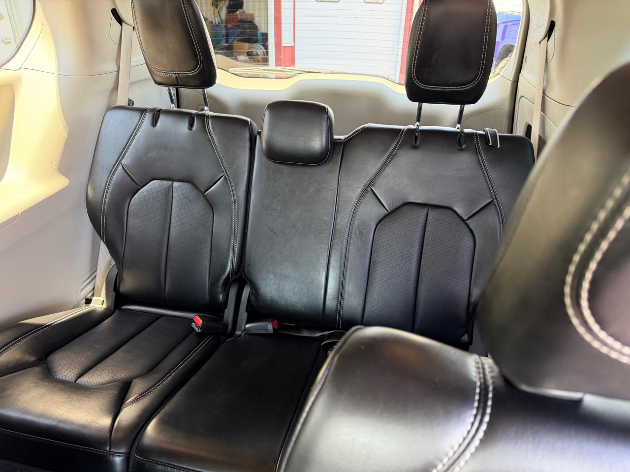 Chrysler Pacifica Touring L FWD 2024