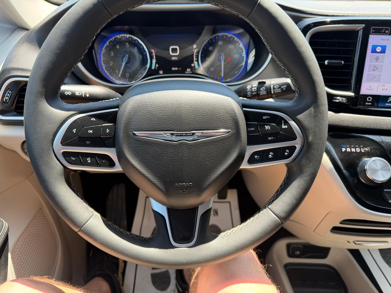 Chrysler Pacifica Touring L FWD 2024