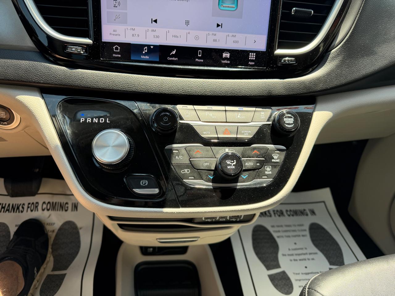 Chrysler Pacifica Touring L FWD 2024