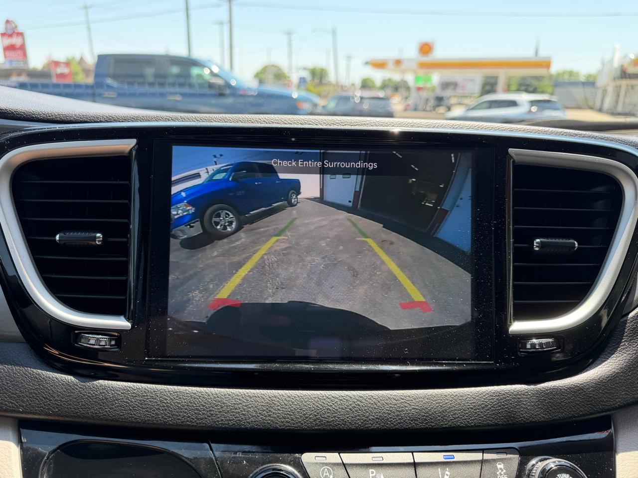 Chrysler Pacifica Touring L FWD 2024