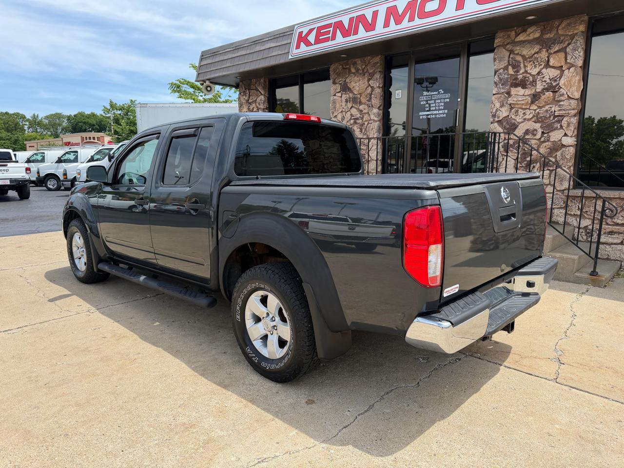 Nissan Frontier 4WD Crew Cab SWB Auto SV 2011