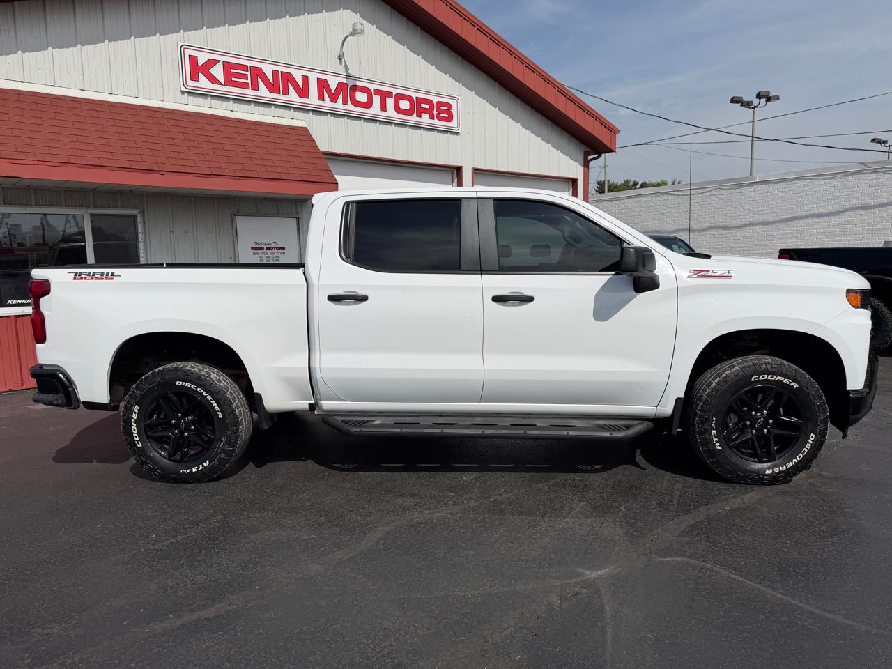 Chevrolet Silverado 1500 4WD Crew Cab 147" Custom Trail Boss 2019