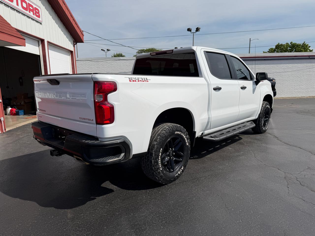 Chevrolet Silverado 1500 4WD Crew Cab 147" Custom Trail Boss 2019