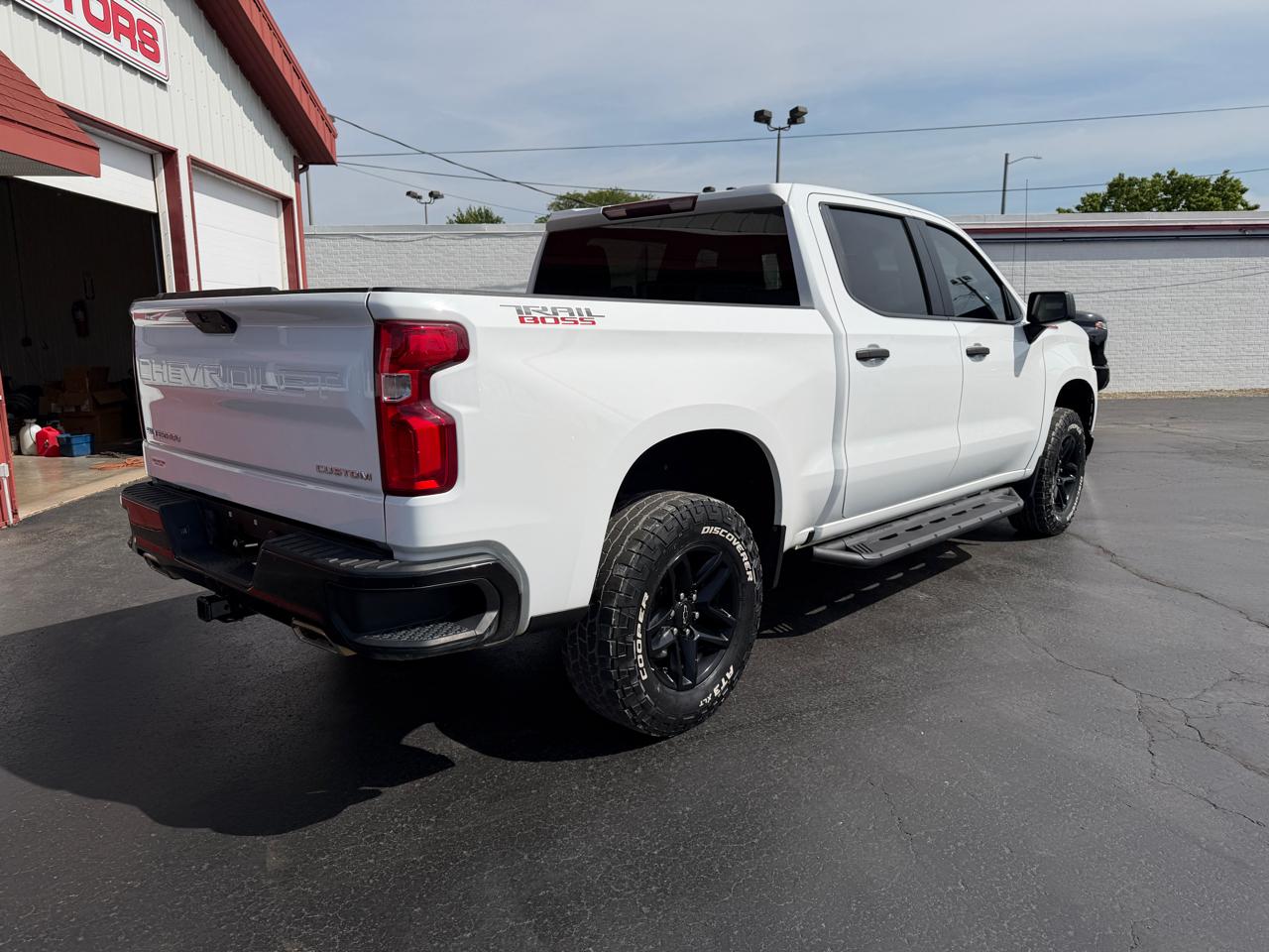 Chevrolet Silverado 1500 4WD Crew Cab 147" Custom Trail Boss 2019