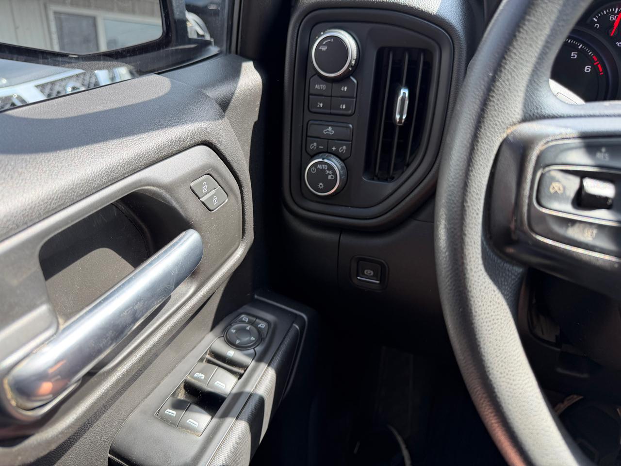 Chevrolet Silverado 1500 4WD Crew Cab 147" Custom Trail Boss 2019