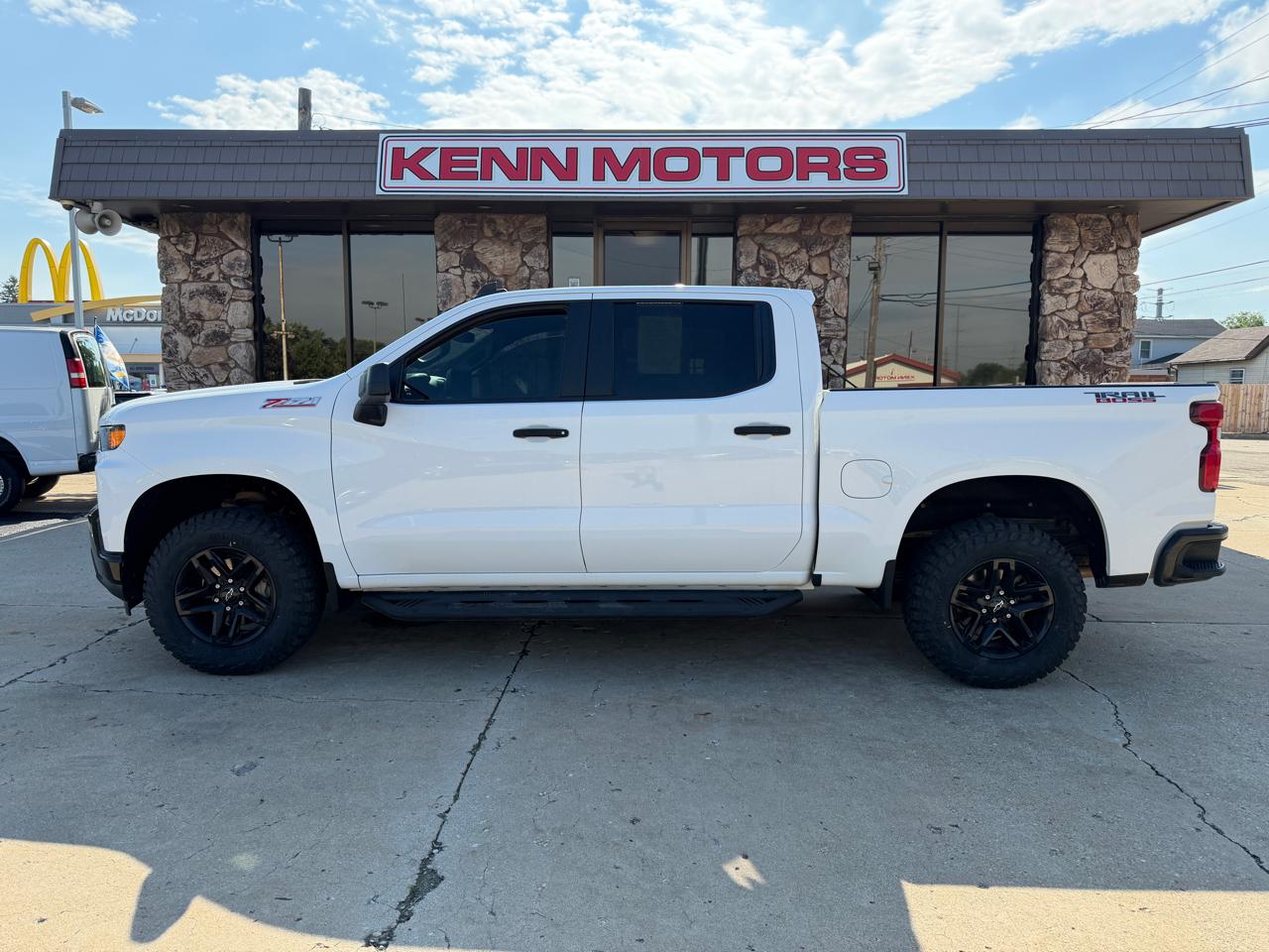 Chevrolet Silverado 1500 4WD Crew Cab 147" Custom Trail Boss 2019
