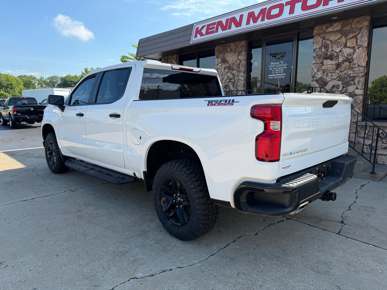 Chevrolet Silverado 1500 4WD Crew Cab 147" Custom Trail Boss 2019