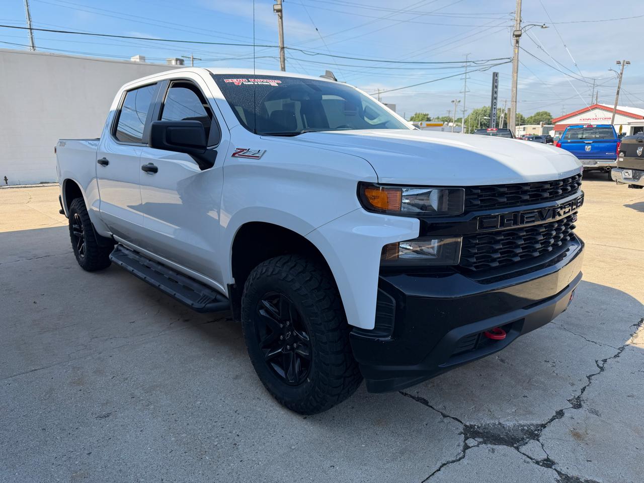 Chevrolet Silverado 1500 4WD Crew Cab 147" Custom Trail Boss 2019