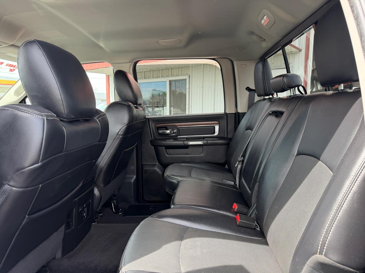 RAM 1500 Laramie 4x4 Crew Cab 5'7" Box 2017