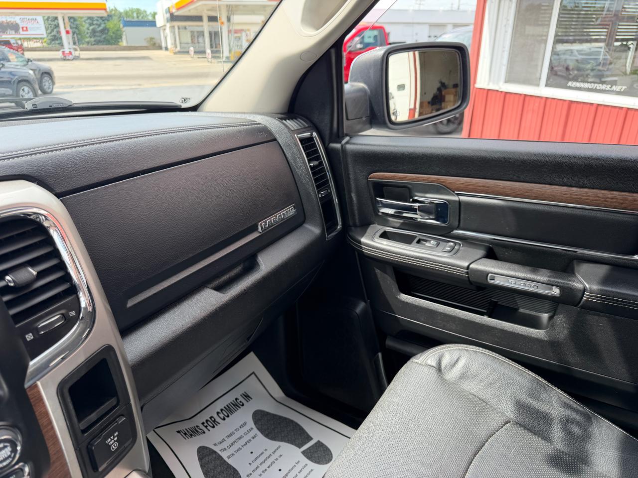 RAM 1500 Laramie 4x4 Crew Cab 5'7" Box 2017