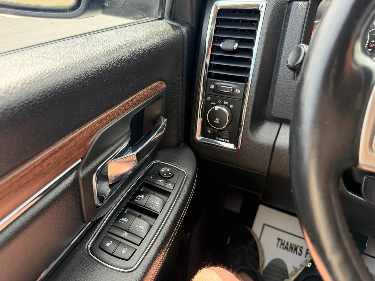 RAM 1500 Laramie 4x4 Crew Cab 5'7" Box 2017